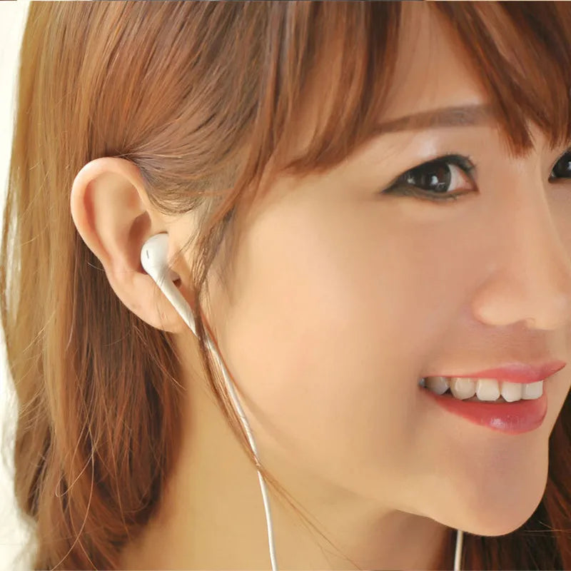 Remax Portable Earphone 3.5mm Jack In-Ear Bass Wire Headset Pure Music Stereo With Mic For Mobile Phones PC/Pad RM-303